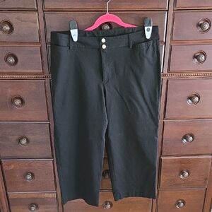 Chico's Black Cropped Pants Size 3.5. Like new!